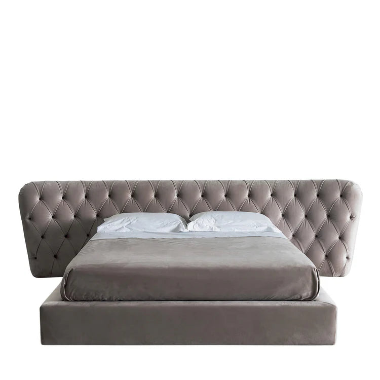 Royale Capitonné Bed