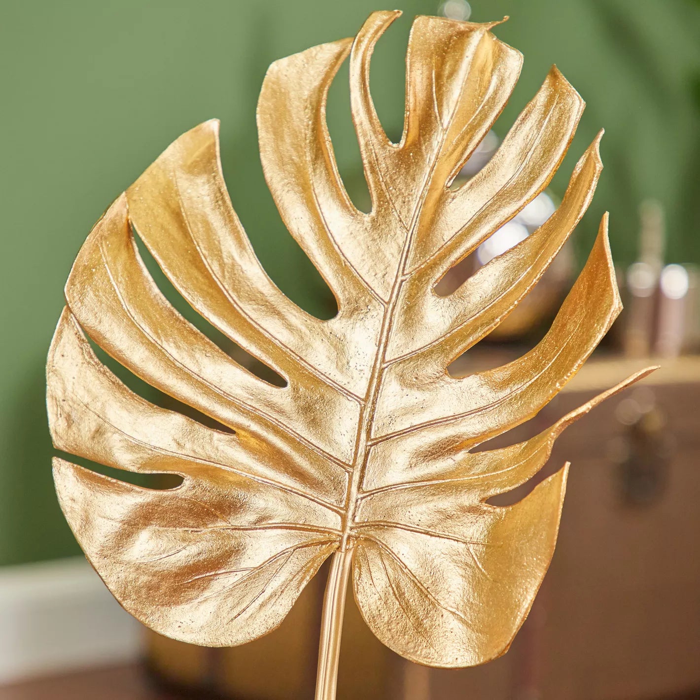 Decorative Glossy Leaf Showpiece