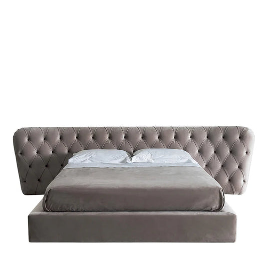 Royale Capitonné Bed