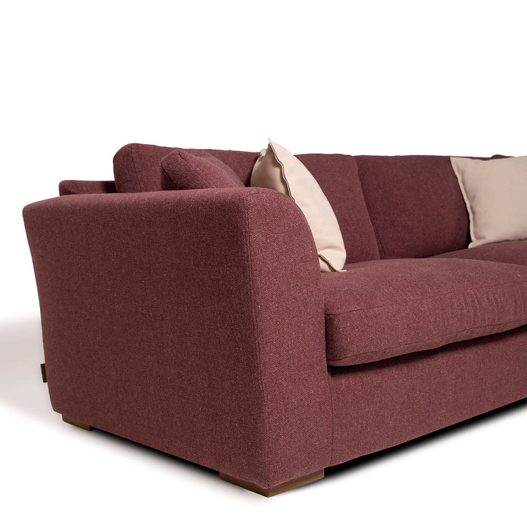 Sandy bordeaux bouclè sofa