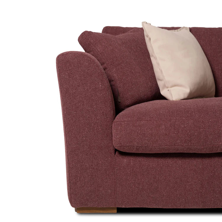 Sandy bordeaux bouclè sofa